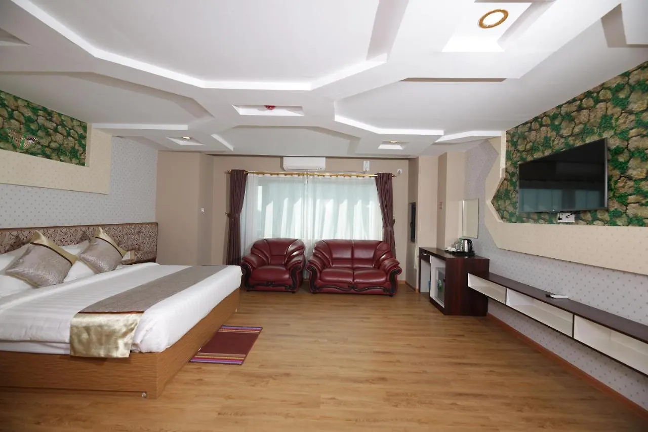 H Plus Hotel Yangon 4*,  Myanmar