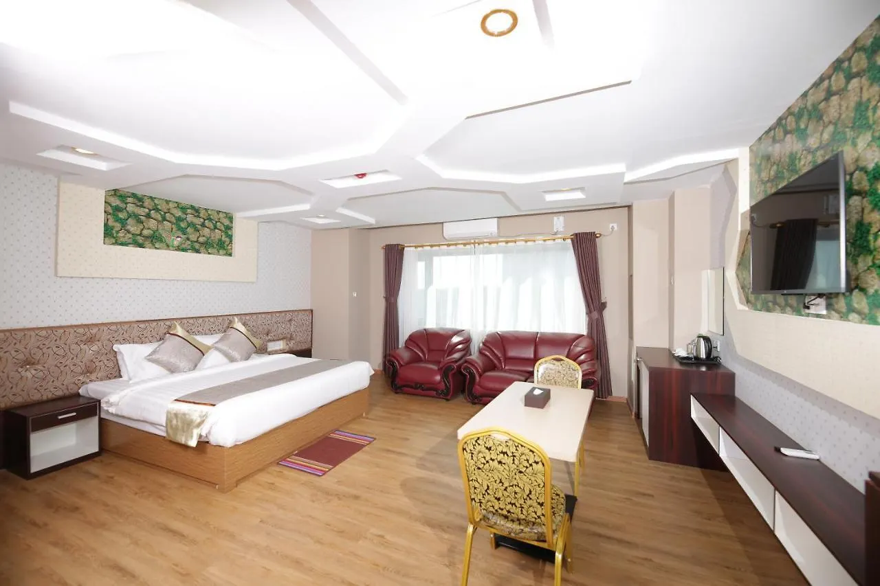H Plus Hotel Yangon